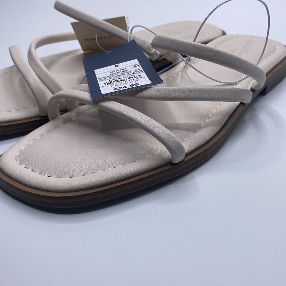 Universal Thread Cream Louie Strappy Flat Sandals - Picture 6 of 6